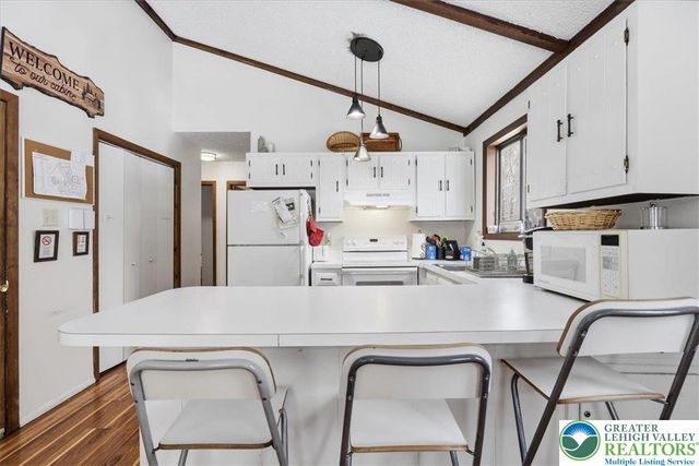 215 Penn Forest Trail, Penn Forest Twp, PA 18210