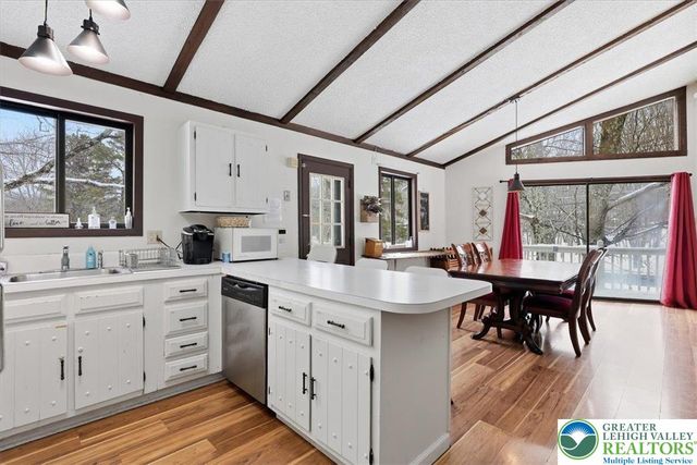 215 Penn Forest Trail, Penn Forest Twp, PA 18210