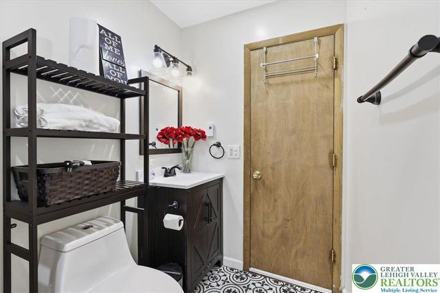 215 Penn Forest Trail, Penn Forest Twp, PA 18210