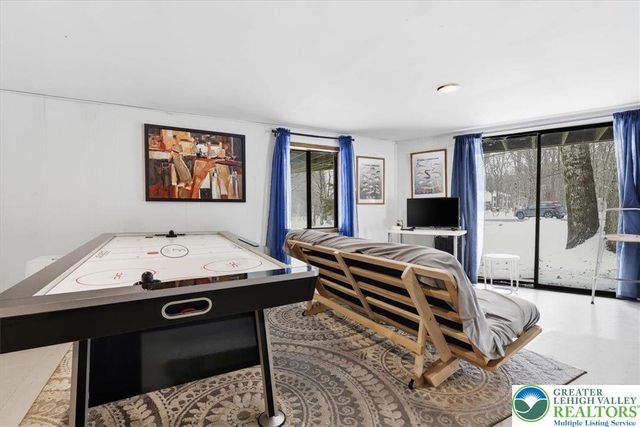 215 Penn Forest Trail, Penn Forest Twp, PA 18210