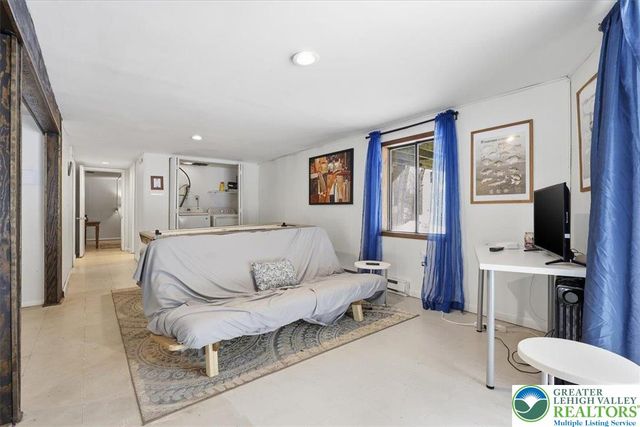 215 Penn Forest Trail, Penn Forest Twp, PA 18210