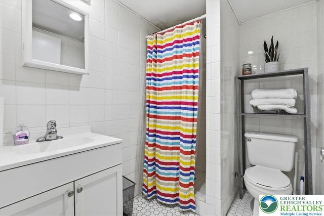 215 Penn Forest Trail, Penn Forest Twp, PA 18210