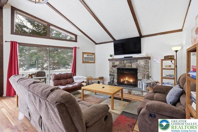 215 Penn Forest Trail, Penn Forest Twp, PA 18210