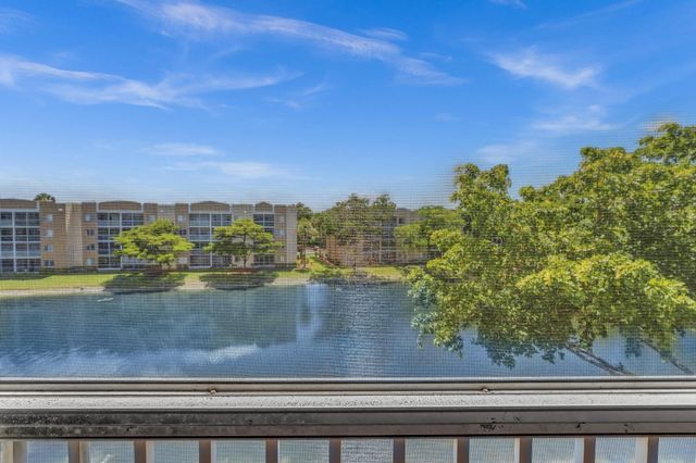 9560 Weldon Circle J413, Tamarac, FL 33321