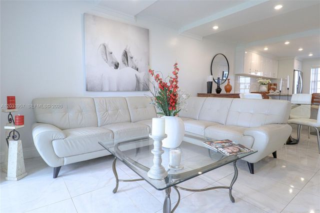 7797 Golf Circle Drive 208J, Margate, FL 33063