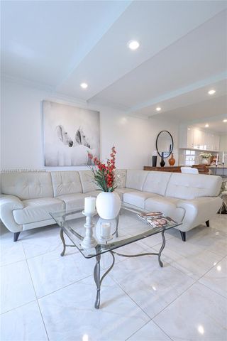7797 Golf Circle Drive 208J, Margate, FL 33063