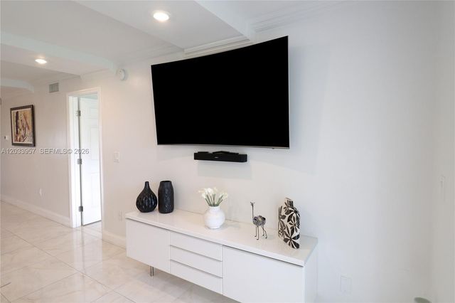 7797 Golf Circle Drive 208J, Margate, FL 33063