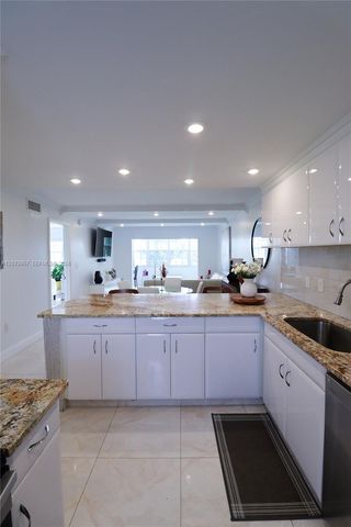 7797 Golf Circle Drive 208J, Margate, FL 33063