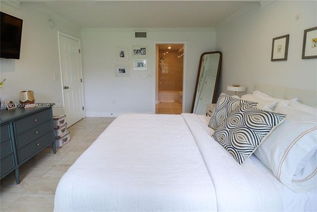 7797 Golf Circle Drive 208J, Margate, FL 33063