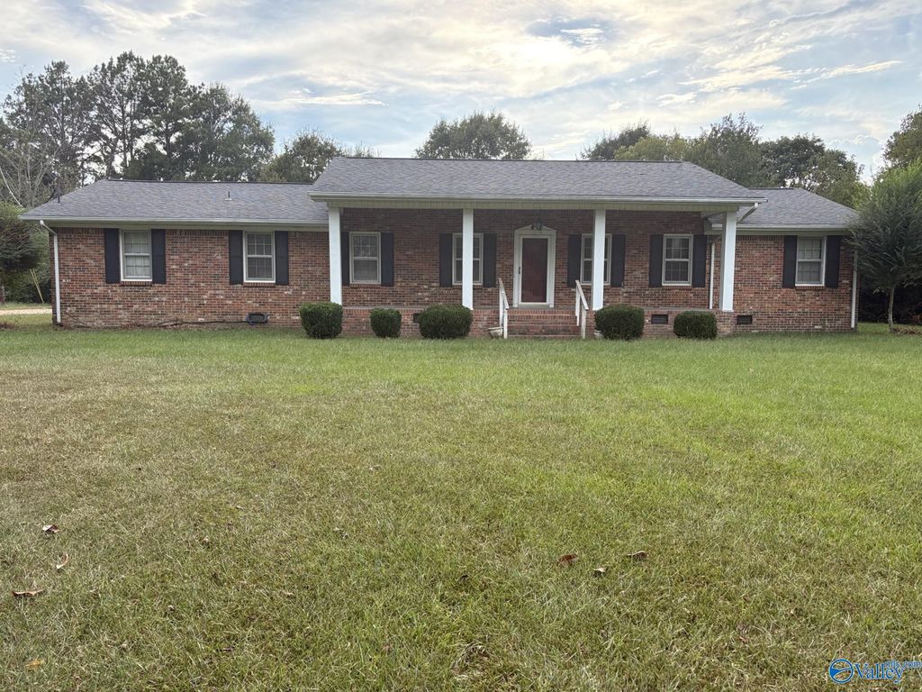 19557 Edgewood Road, Athens, AL 35614
