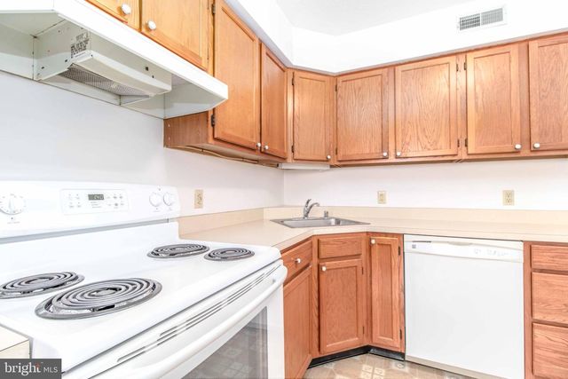 215 S EATON ST, Baltimore, MD 21224