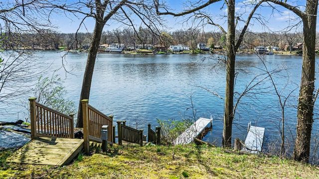 803 N Kalamazoo Street, Paw Paw, MI 49079