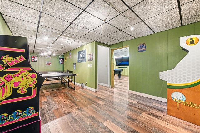 803 N Kalamazoo Street, Paw Paw, MI 49079