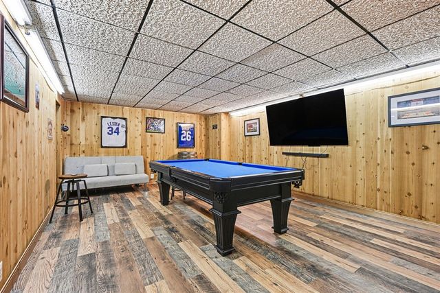 803 N Kalamazoo Street, Paw Paw, MI 49079