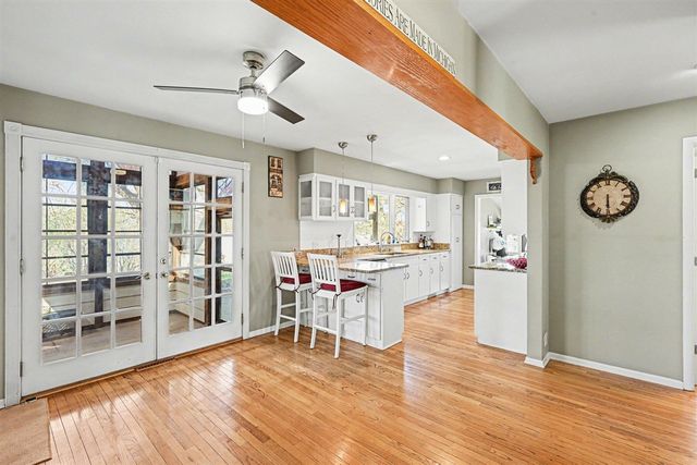 803 N Kalamazoo Street, Paw Paw, MI 49079