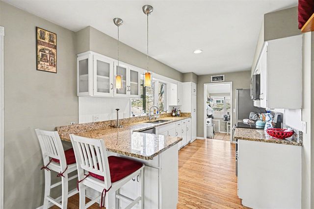 803 N Kalamazoo Street, Paw Paw, MI 49079