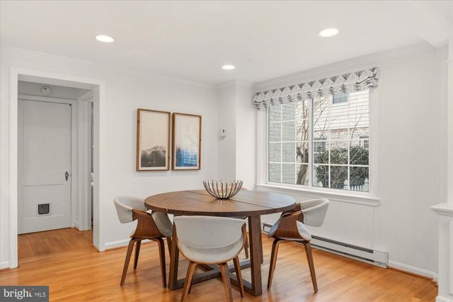 2700 CAMERON MILLS RD, Alexandria, VA 22302