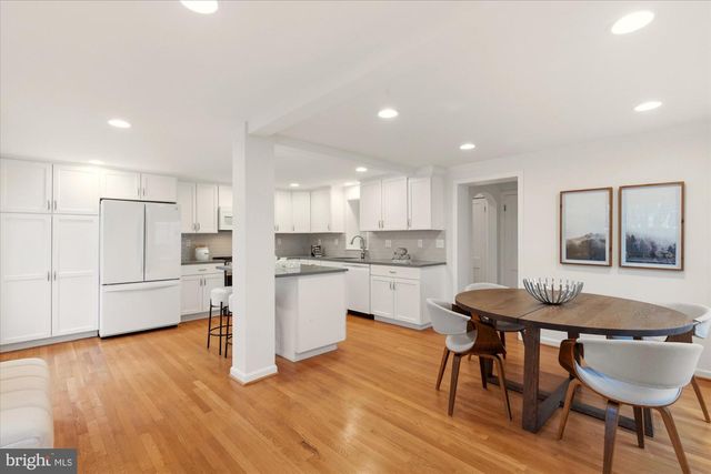 2700 CAMERON MILLS RD, Alexandria, VA 22302