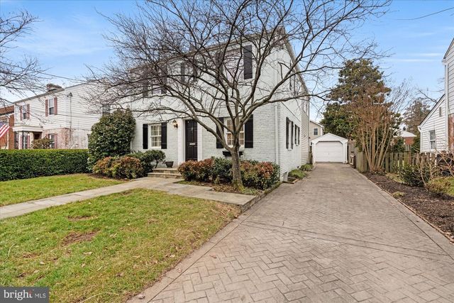 2700 CAMERON MILLS RD, Alexandria, VA 22302