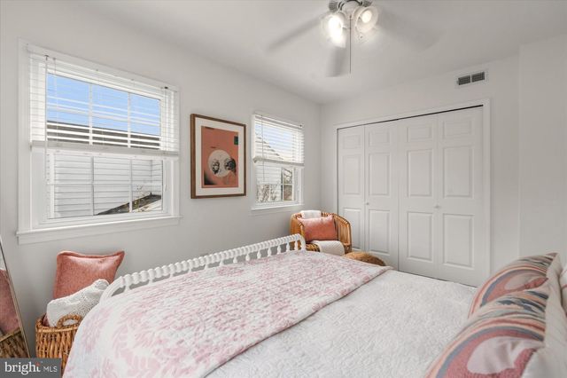 2700 CAMERON MILLS RD, Alexandria, VA 22302