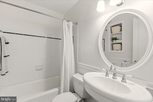 2700 CAMERON MILLS RD, Alexandria, VA 22302