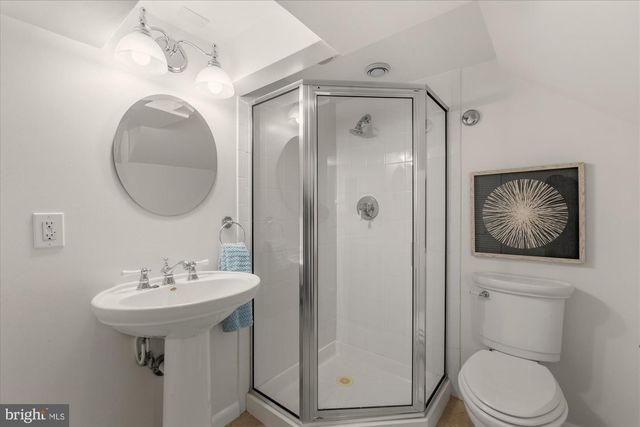 2700 CAMERON MILLS RD, Alexandria, VA 22302