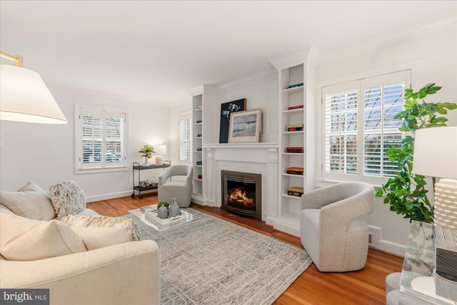 2700 CAMERON MILLS RD, Alexandria, VA 22302