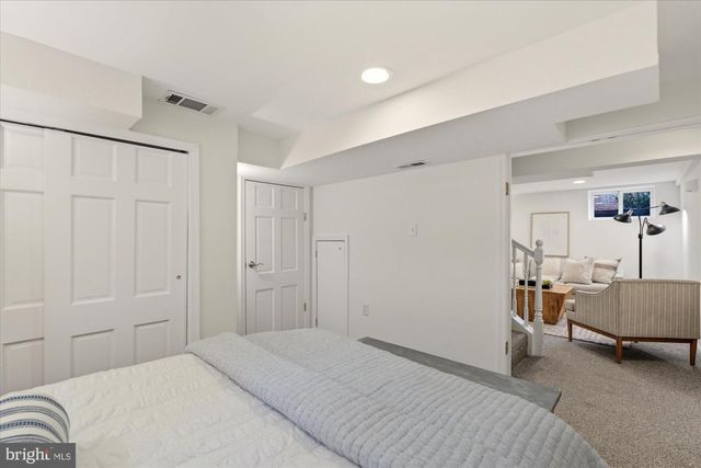 2700 CAMERON MILLS RD, Alexandria, VA 22302