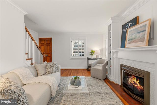 2700 CAMERON MILLS RD, Alexandria, VA 22302