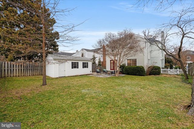 2700 CAMERON MILLS RD, Alexandria, VA 22302