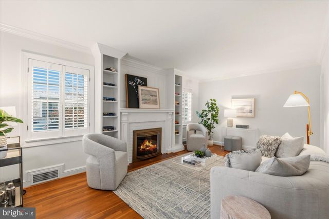 2700 CAMERON MILLS RD, Alexandria, VA 22302