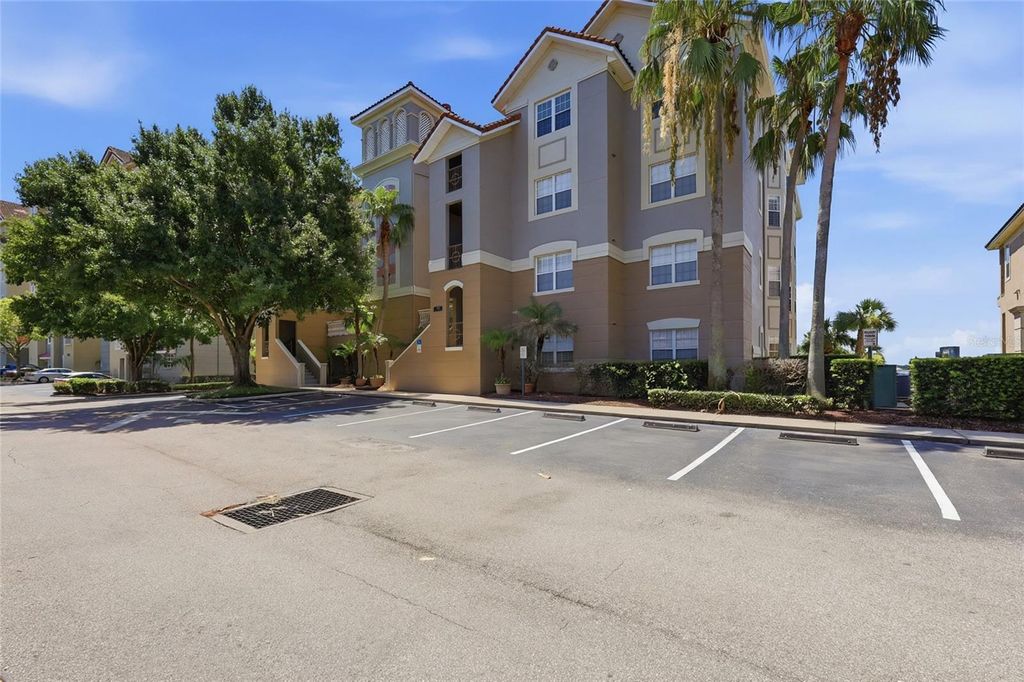 Image 4 of property listing at 8767 THE ESPLANADE 40, Orlando, FL 32836