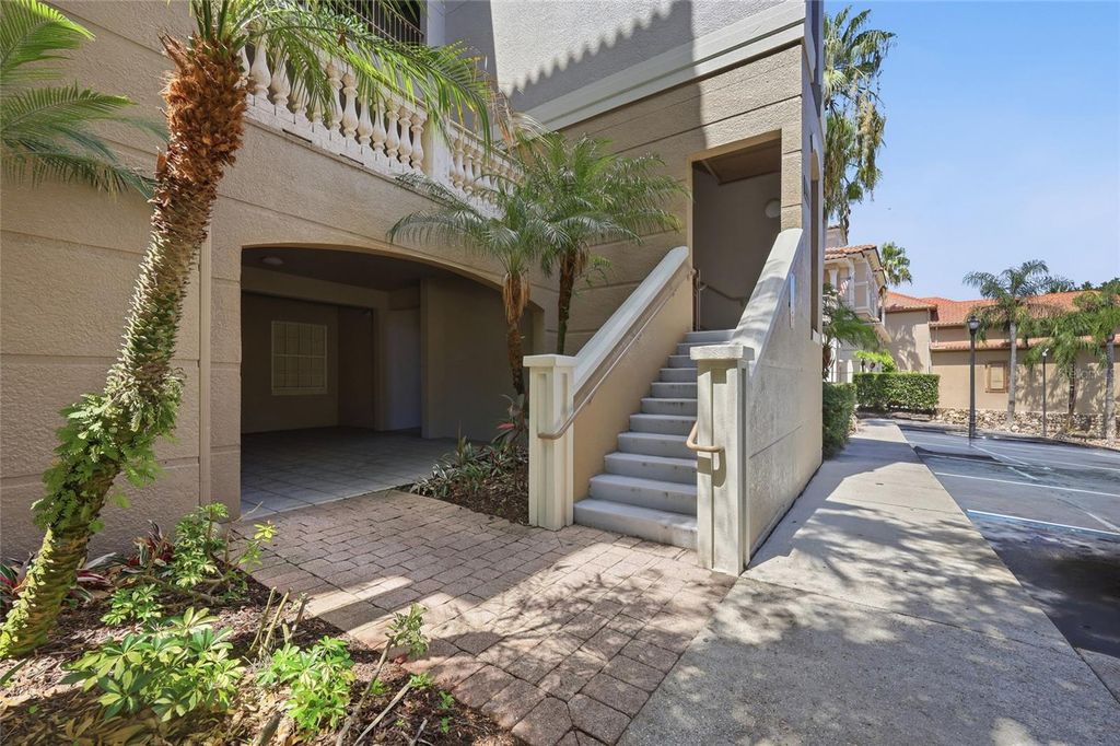 Image 5 of property listing at 8767 THE ESPLANADE 40, Orlando, FL 32836