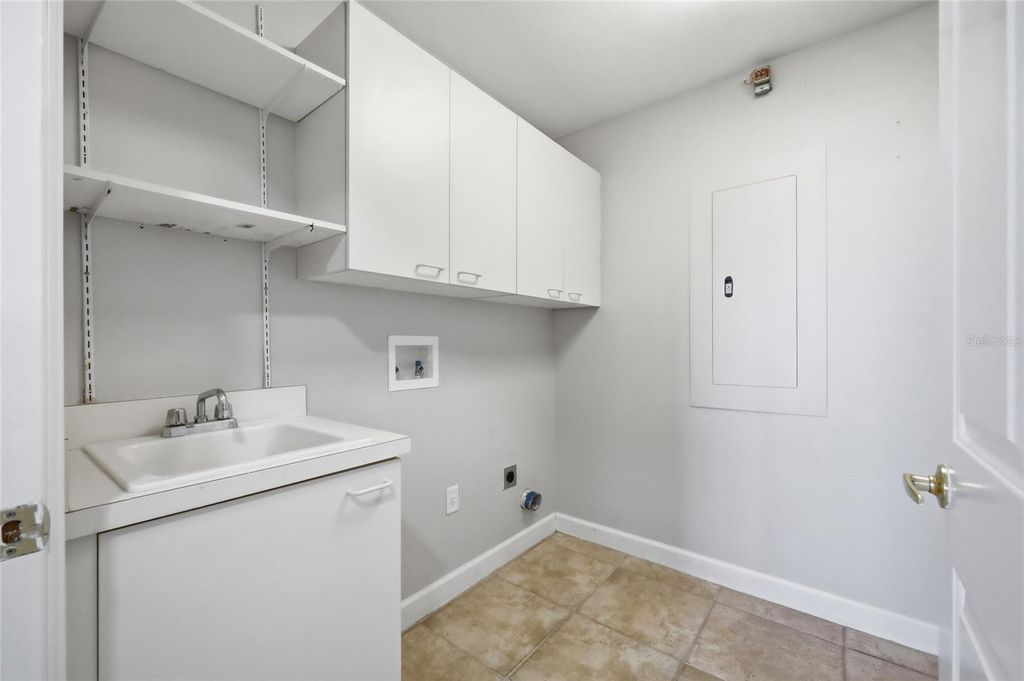 Image 43 of property listing at 8767 THE ESPLANADE 40, Orlando, FL 32836