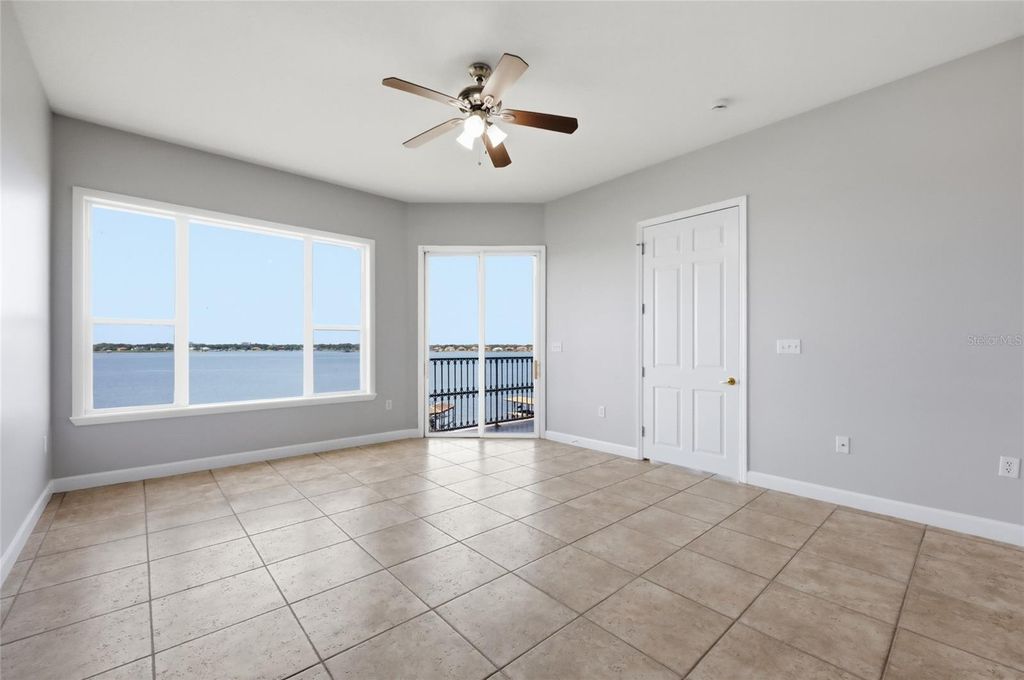 Image 7 of property listing at 8767 THE ESPLANADE 40, Orlando, FL 32836