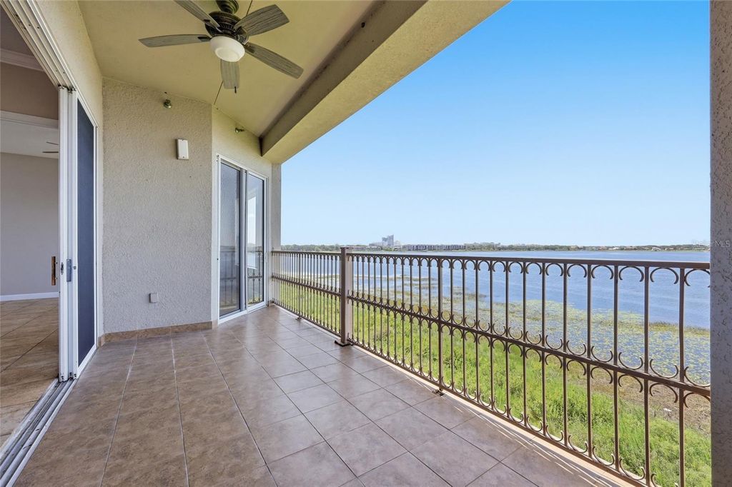 Image 9 of property listing at 8767 THE ESPLANADE 40, Orlando, FL 32836