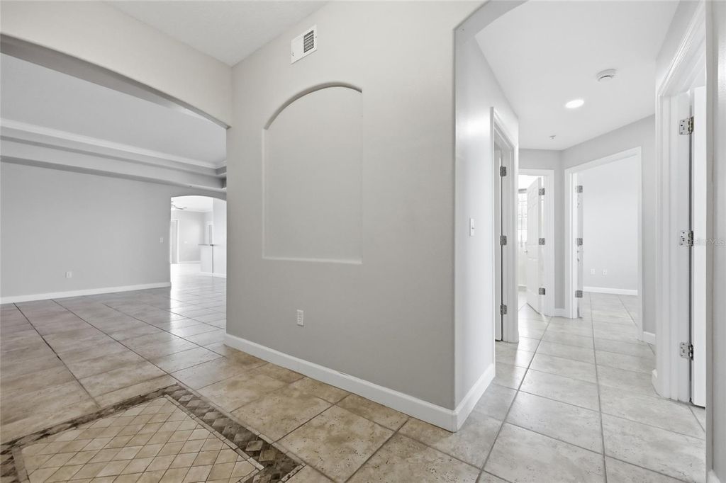 Image 10 of property listing at 8767 THE ESPLANADE 40, Orlando, FL 32836