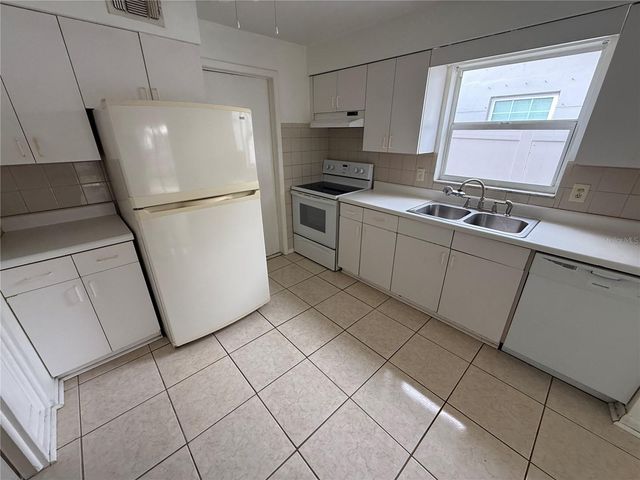 1270 8TH AVENUE NE, Largo, FL 33770