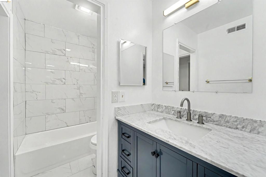 Image 17 of property listing at 4186 San Pablo Dam Rd A, El Sobrante, CA 94803