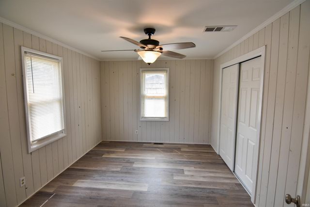 2333 E Illinois Street, Evansville, IN 47711