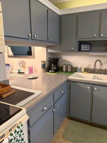 2811 S GARDEN Drive S 308, Palm Springs, FL 33461
