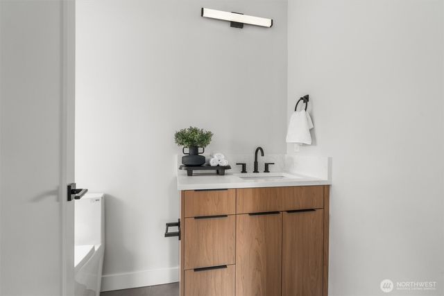 14306 Roslyn Place N, Seattle, WA 98133