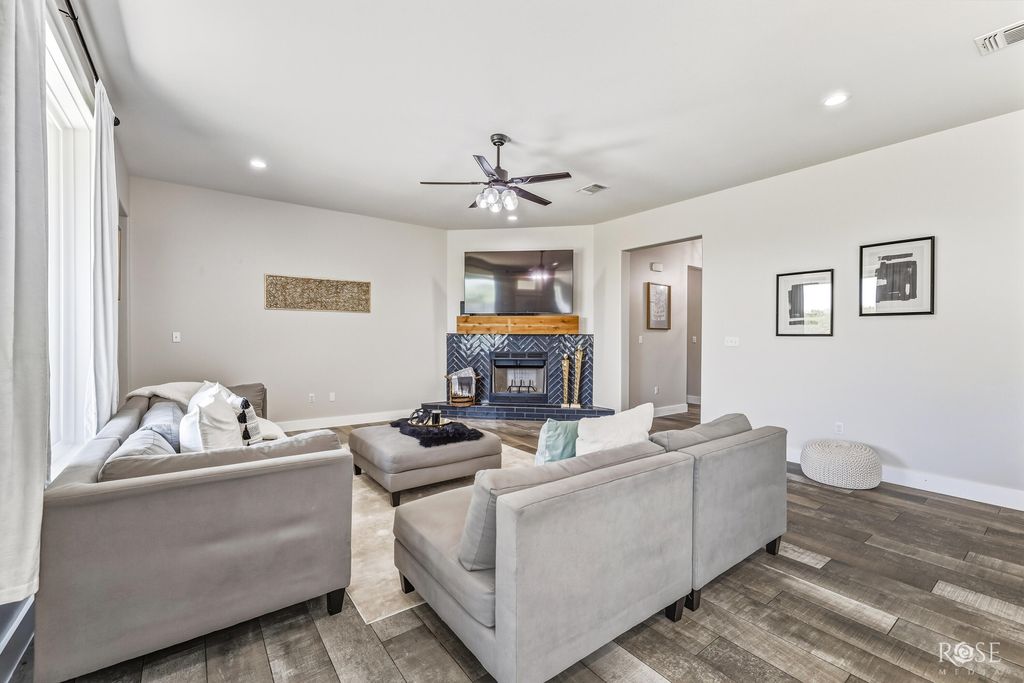 Image 11 of property listing at 3705 Dominion Ridge, San Angelo, TX 76904