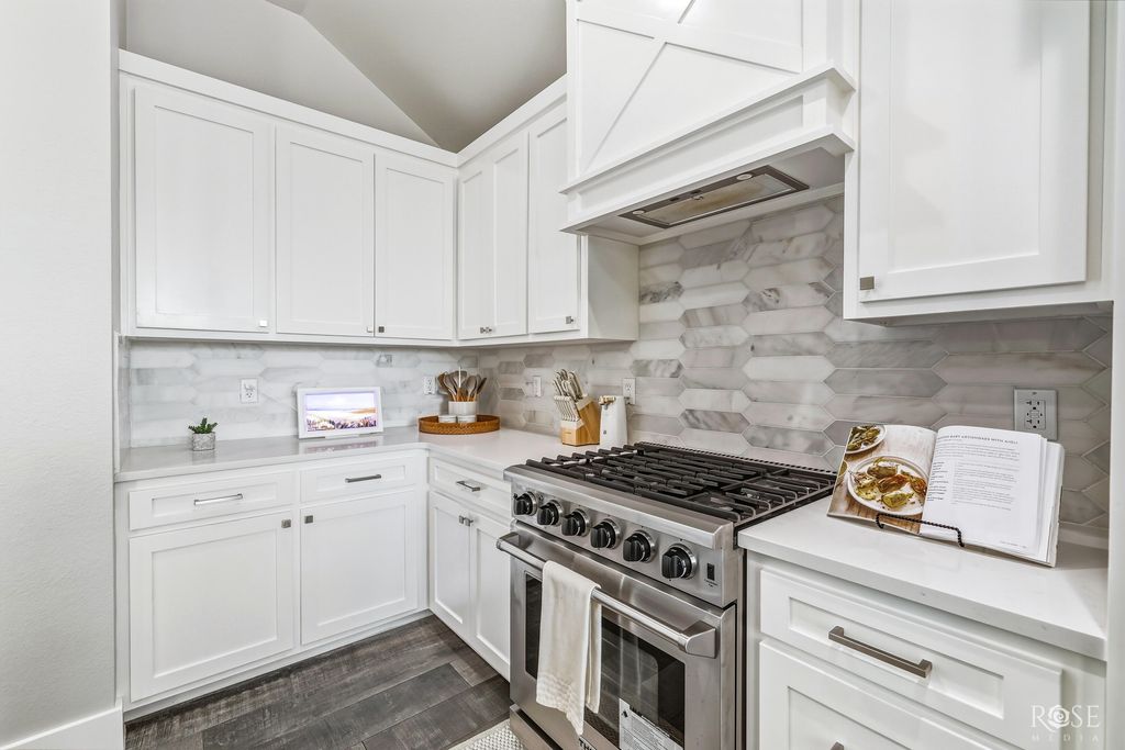 Image 15 of property listing at 3705 Dominion Ridge, San Angelo, TX 76904