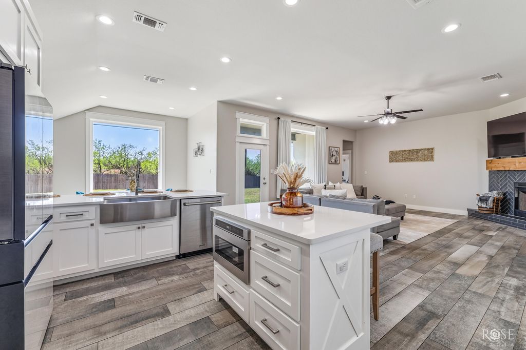 Image 16 of property listing at 3705 Dominion Ridge, San Angelo, TX 76904