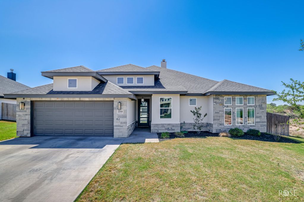 Image 4 of property listing at 3705 Dominion Ridge, San Angelo, TX 76904