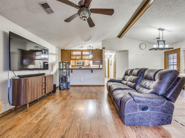 2102 Lakecrest Drive, Oklahoma City, OK 73170