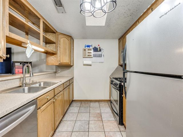 2102 Lakecrest Drive, Oklahoma City, OK 73170