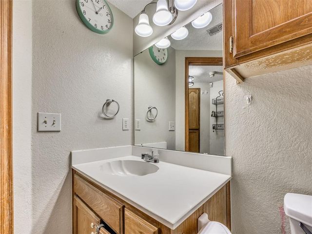2102 Lakecrest Drive, Oklahoma City, OK 73170