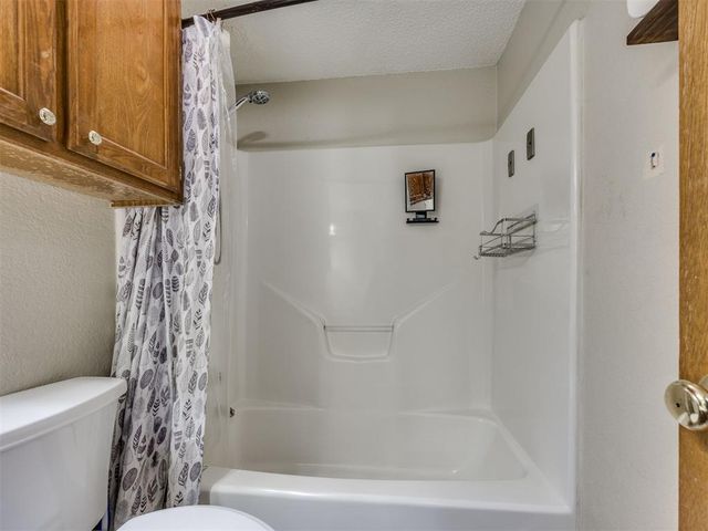 2102 Lakecrest Drive, Oklahoma City, OK 73170